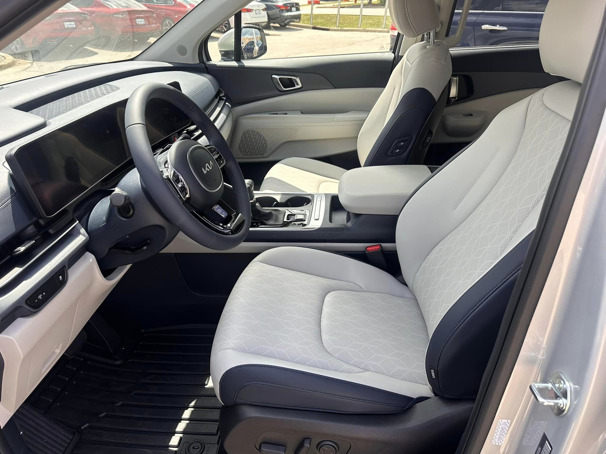 2025 Kia Carnival - EX Trim - Ivory Silver with Navy & Gray Interior - 