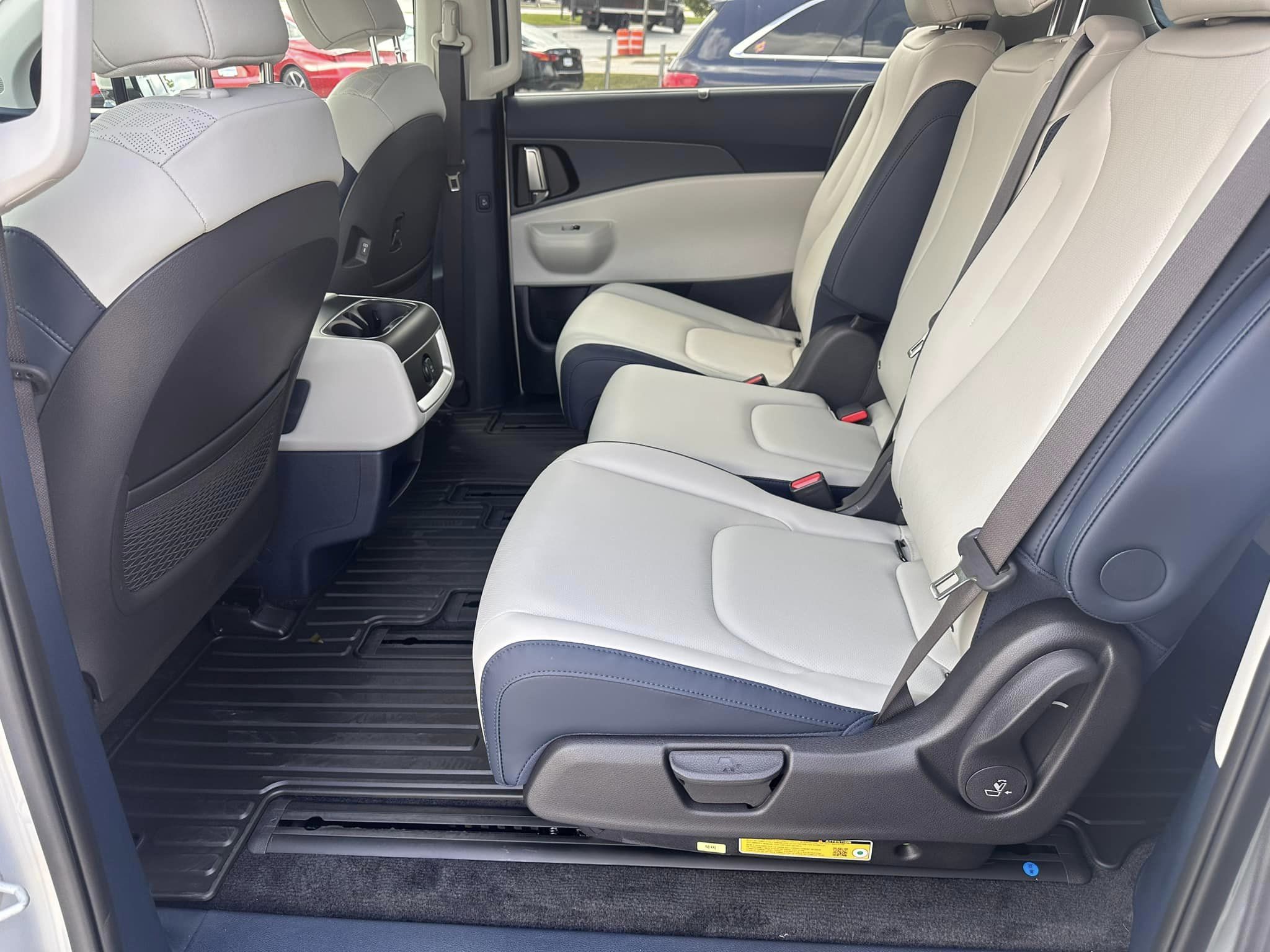 2025 Kia Carnival - EX Trim - Ivory Silver with Navy & Gray Interior - 