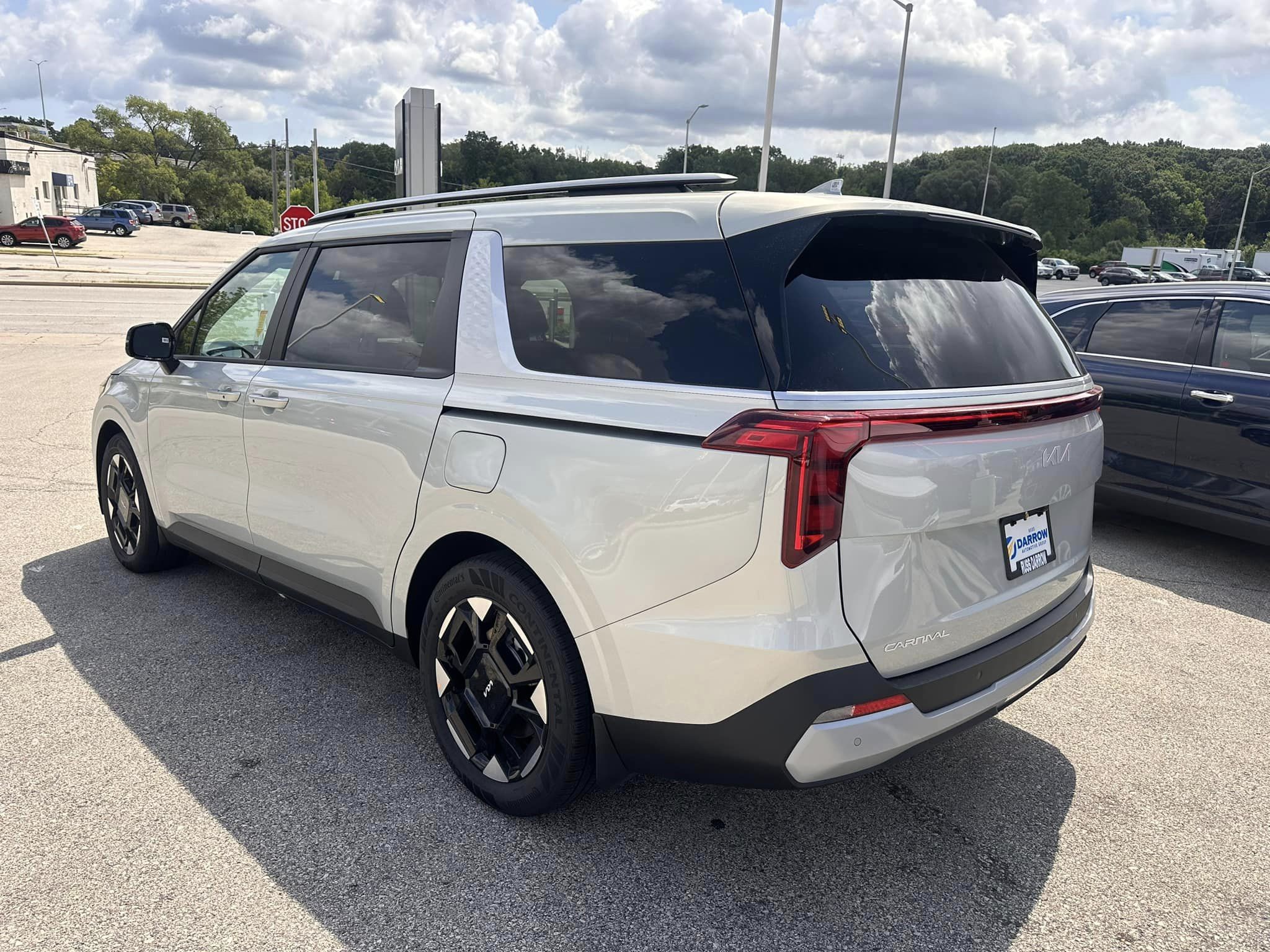 2025 Kia Carnival - EX Trim - Ivory Silver with Navy & Gray Interior - 