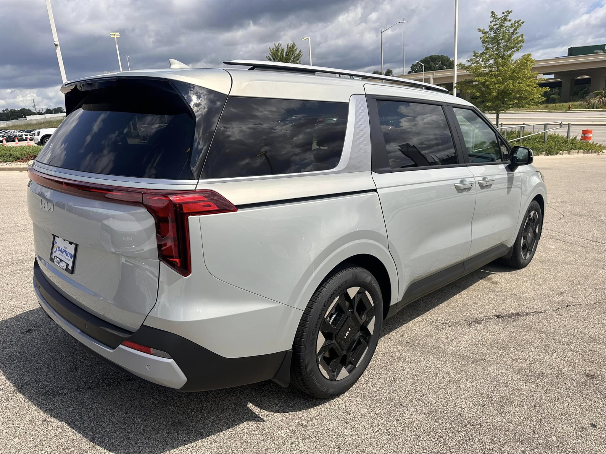 2025 Kia Carnival - EX Trim - Ivory Silver with Navy & Gray Interior - 