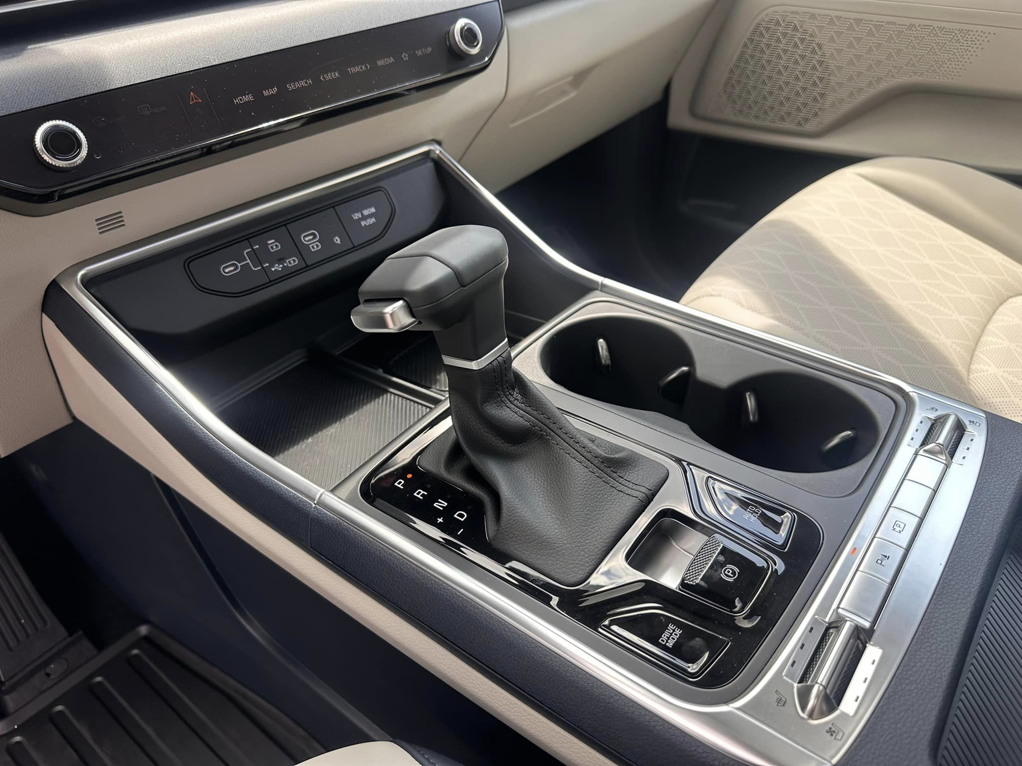 2025 Kia Carnival - SX Trim - Ceramic Silver with Navy & Gray Interior - 