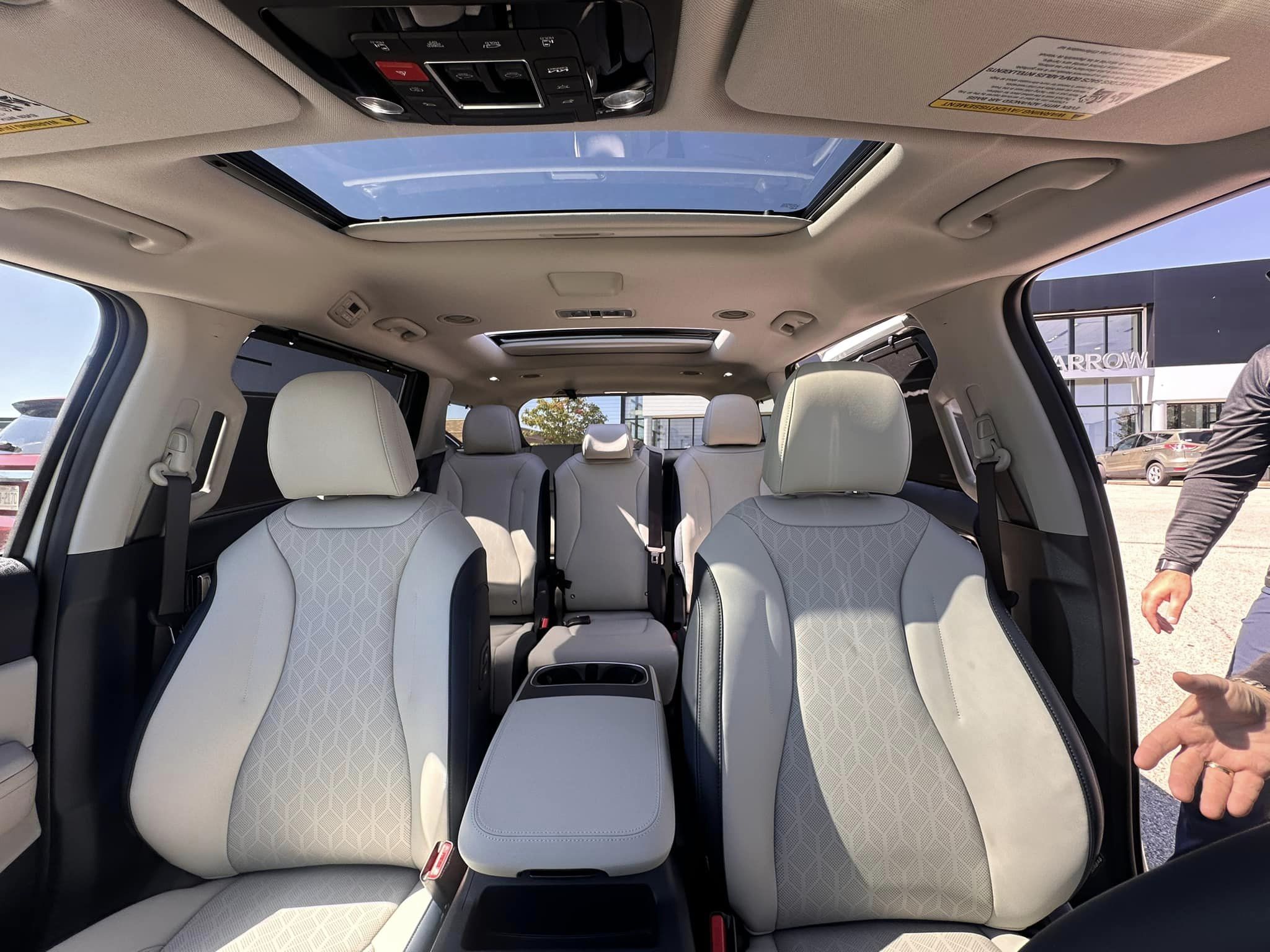 2025 Kia Carnival - SX Dark Edition Trim - Ivory Silver with Navy & Gray Interior - 