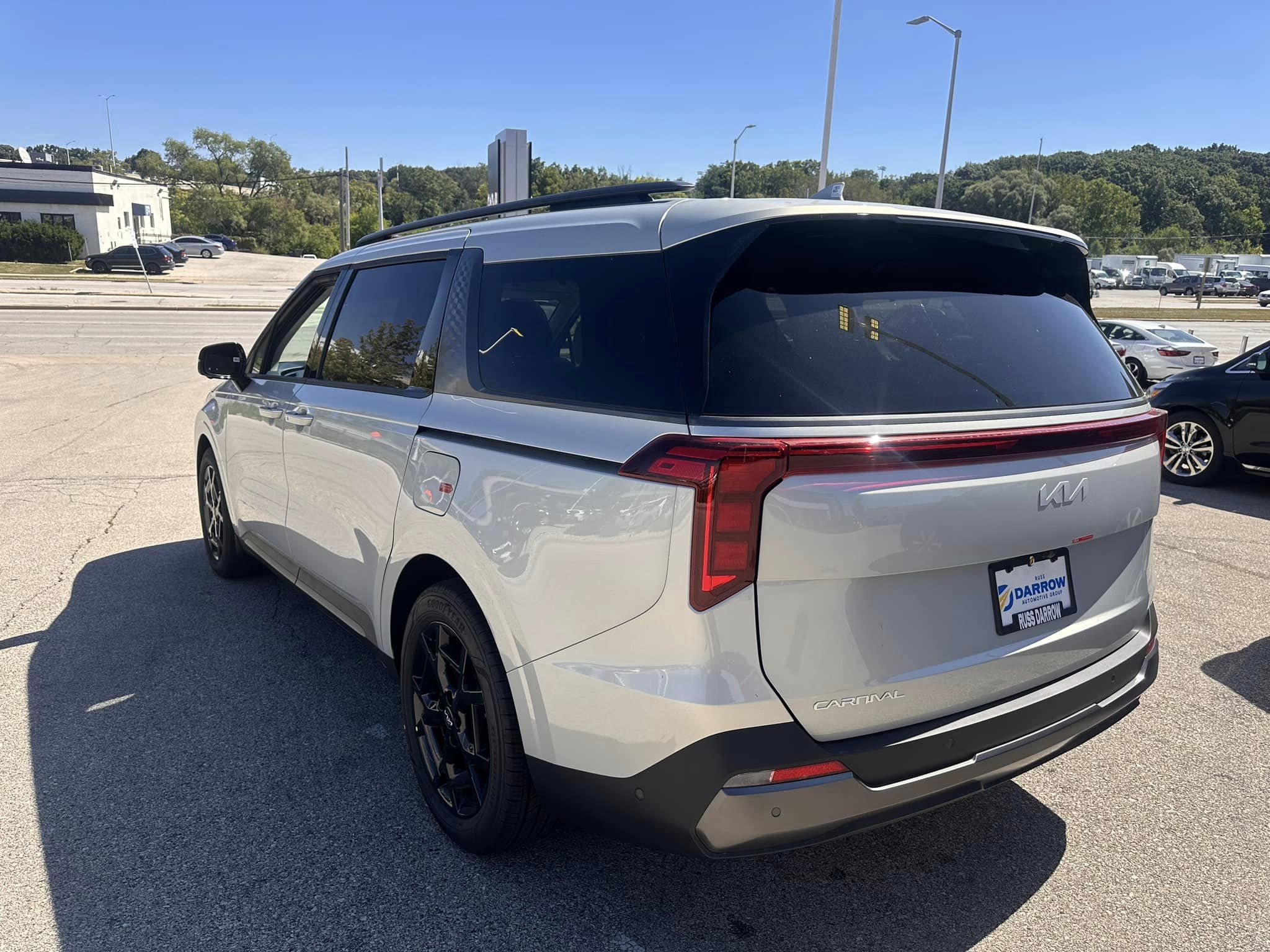 2025 Kia Carnival - SX Dark Edition Trim - Ceramic Silver with Navy & Gray Interior - 