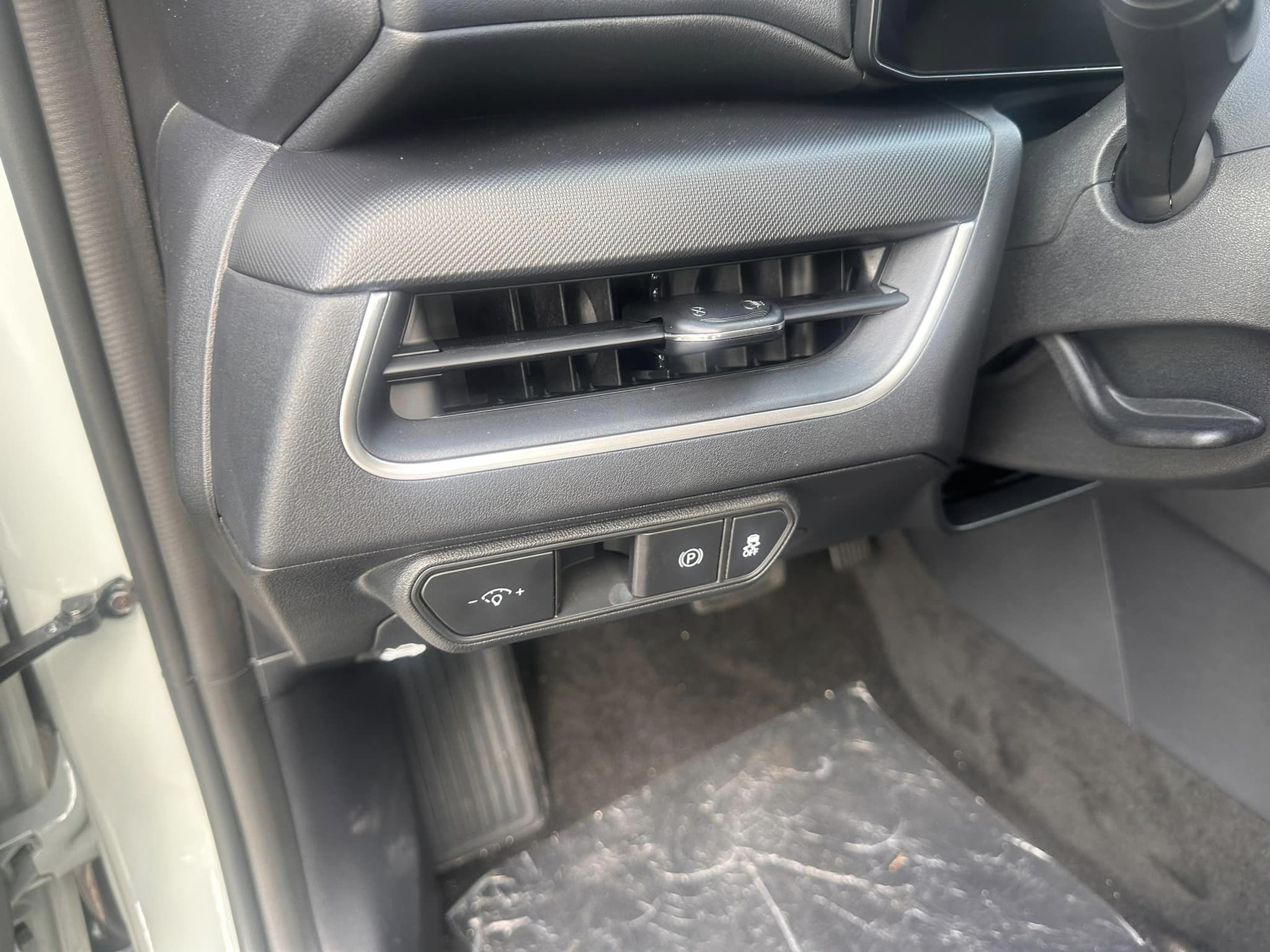 2025 Kia Carnival - LXS Trim - Morning Haze with Medium Gray Interior - 