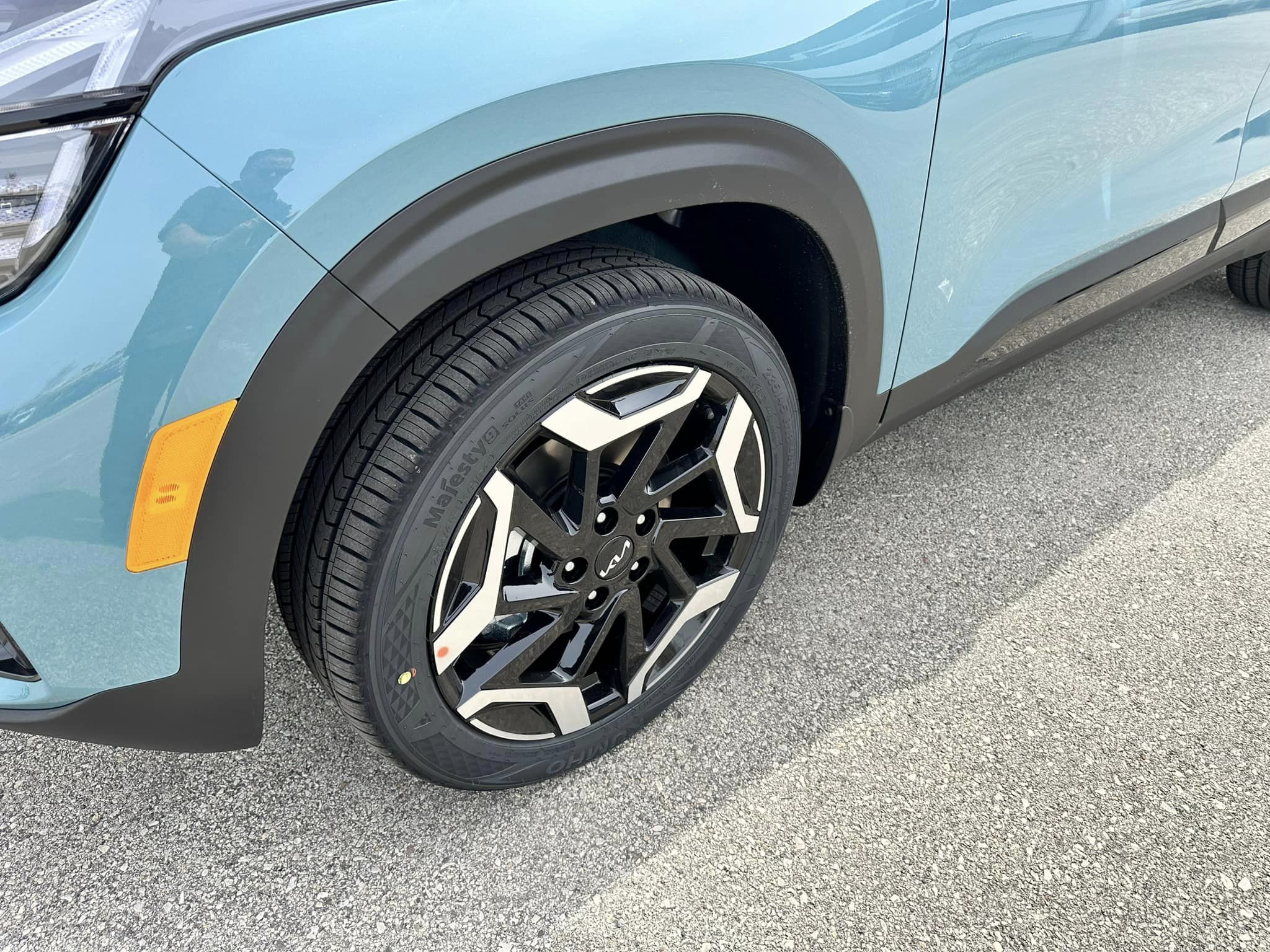 2024 Kia Seltos -  Pluton Blue - SX Trim - Rims